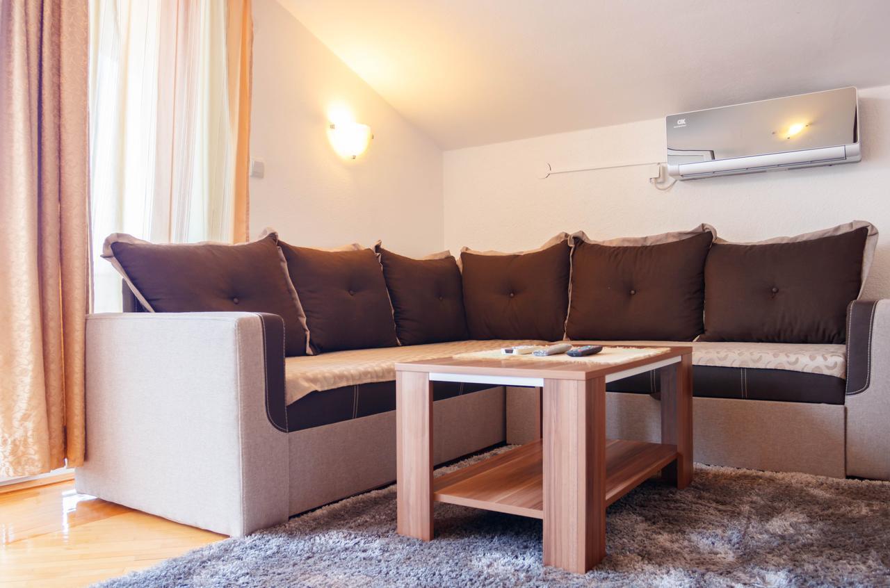 Apartmani Petar Tivat Exterior photo