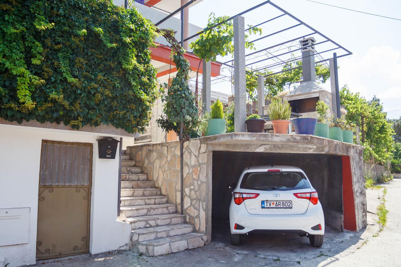 Apartmani Petar Tivat Exterior photo