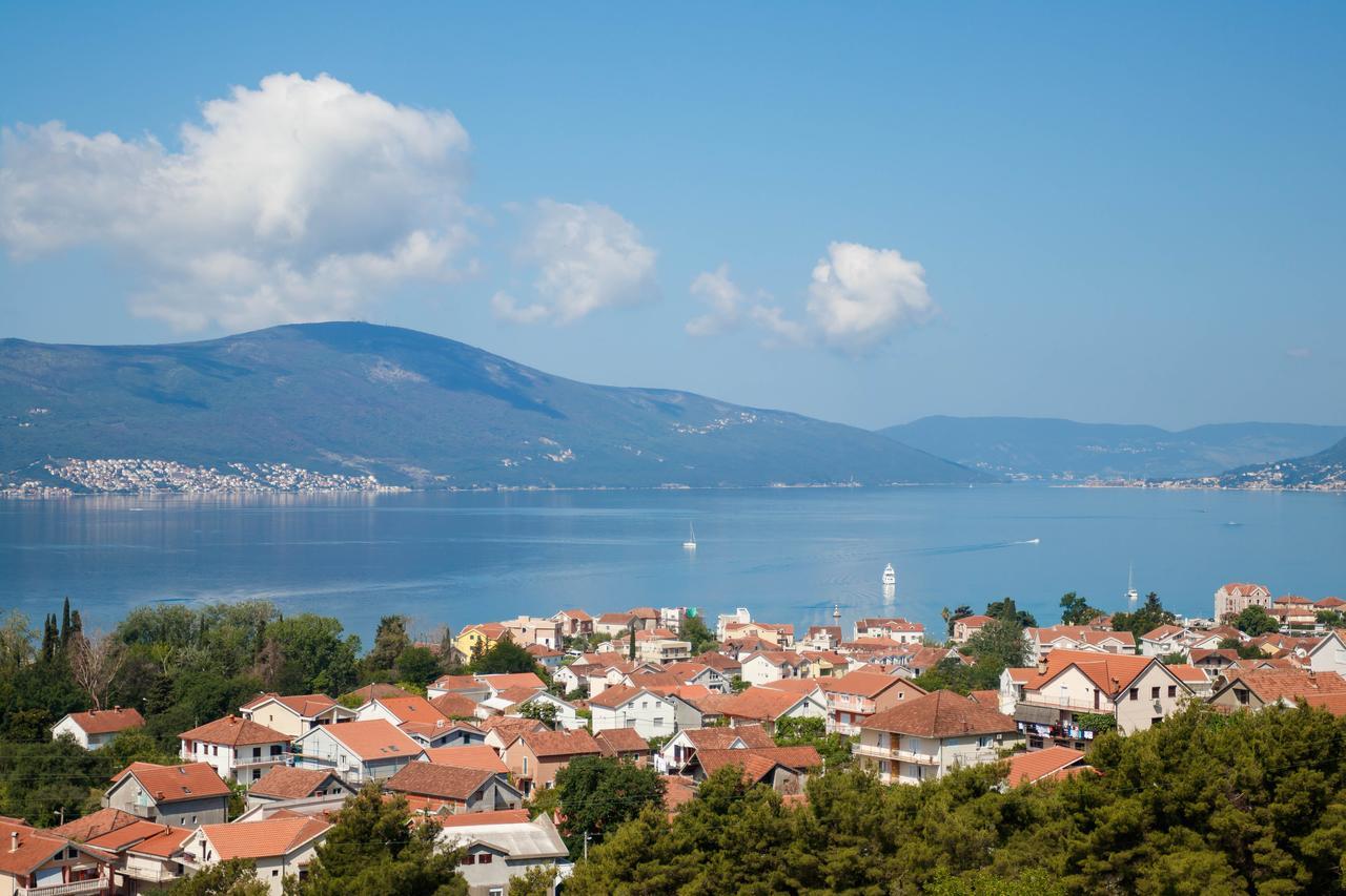Apartmani Petar Tivat Exterior photo