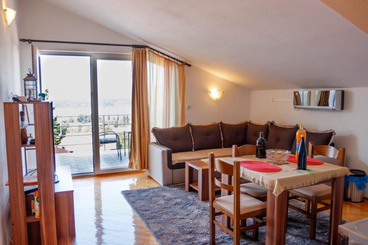 Apartmani Petar Tivat Exterior photo